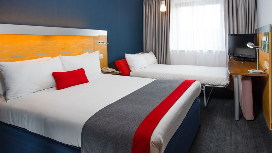 Holiday Inn Express Cambridge Room