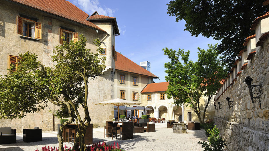 Hotel Grad Otocec Exterior