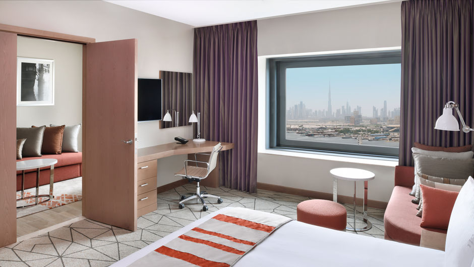 Holiday Inn Festival City Suite