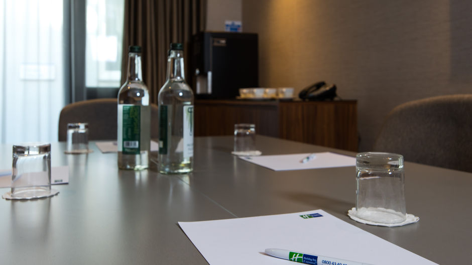 Holiday Inn Express Wimbledon South Meeting