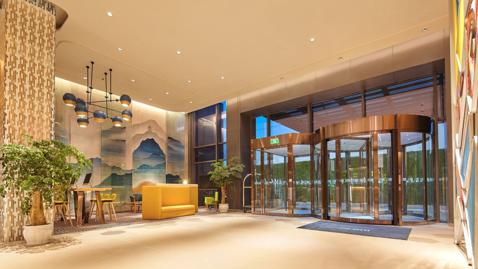 Holiday Inn Express Textile City Lobby
