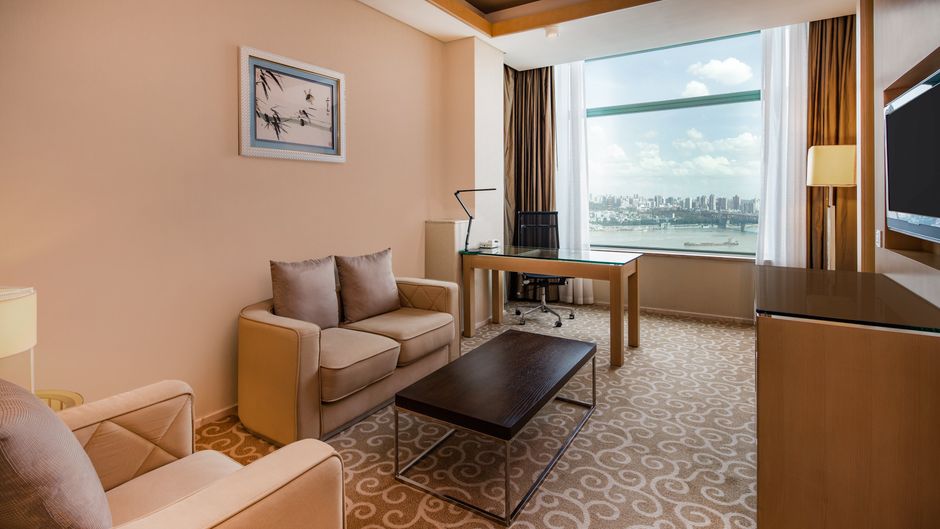 Holiday Inn Riverside Wuhan Room