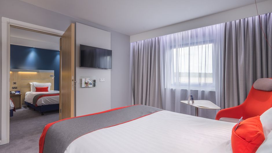 Holiday Inn Express Kettering Room