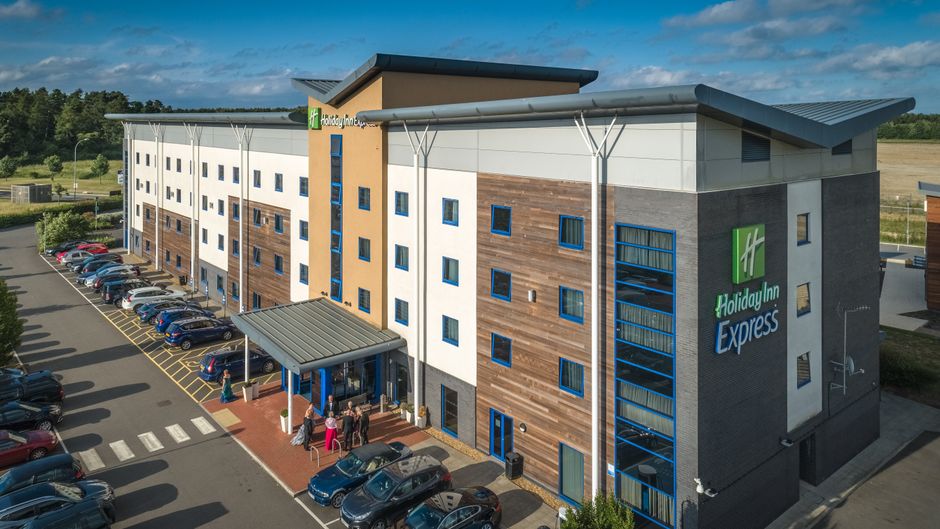 Holiday Inn Express Kettering Exterior
