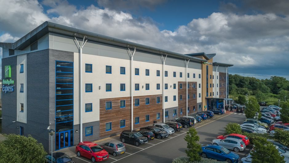 Holiday Inn Express Kettering Exterior