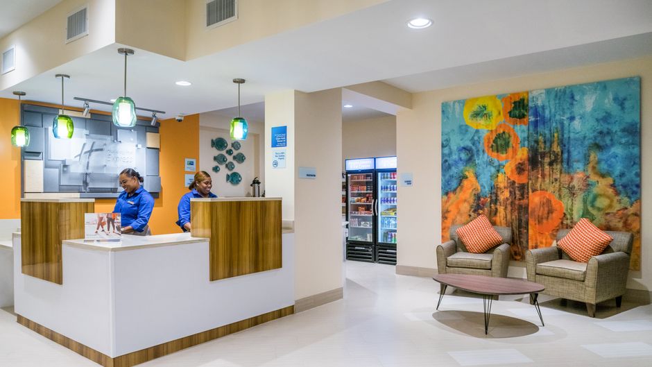 Holiday Inn Express & Suites Nassau Lobby
