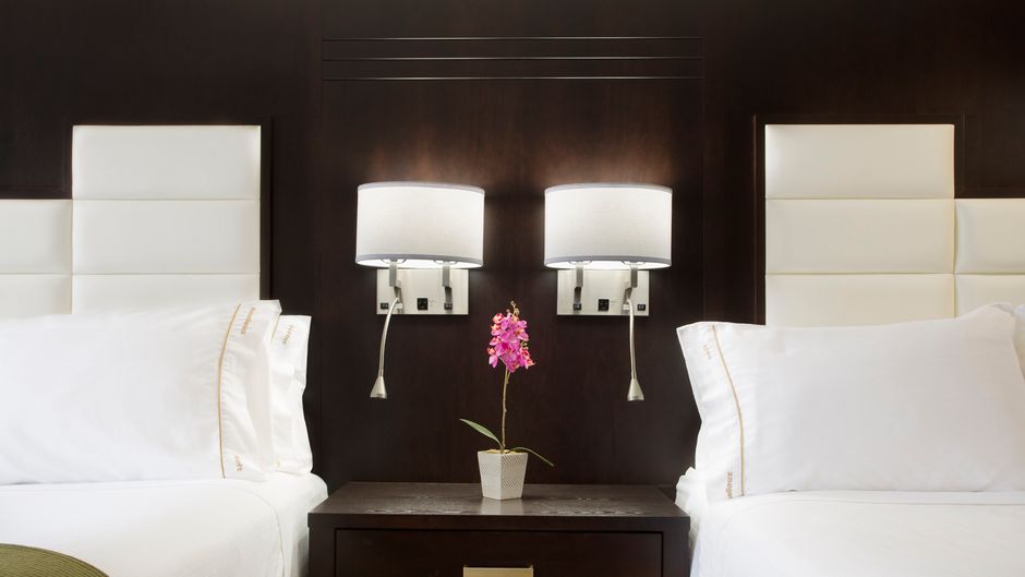 Holiday Inn Express Hotel & Suites Room