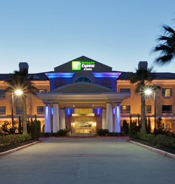 Holiday Inn Express & Suites Pearland