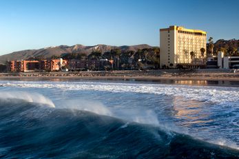 Crowne Plaza Ventura Beach
