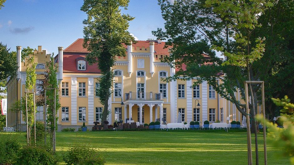 Relais & Chateaux Hotel Quadrille Exterior