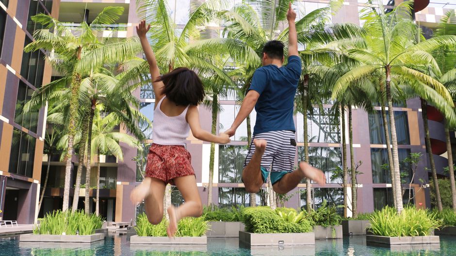 Crowne Plaza Changi Airport Pool