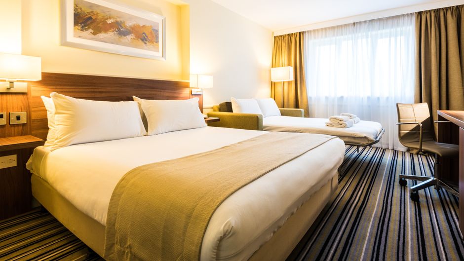 Holiday Inn Chester South Room