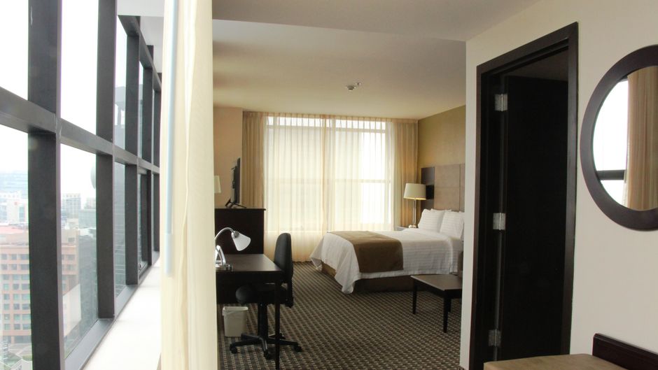 Holiday Inn Mexico Santa Fe Suite