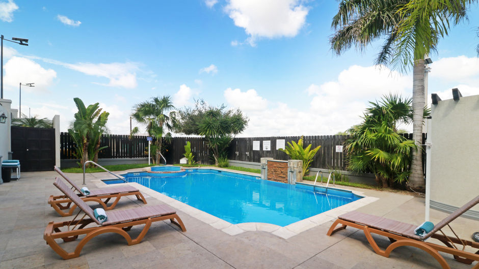 Holiday Inn Reynosa Industrial Poniente Pool
