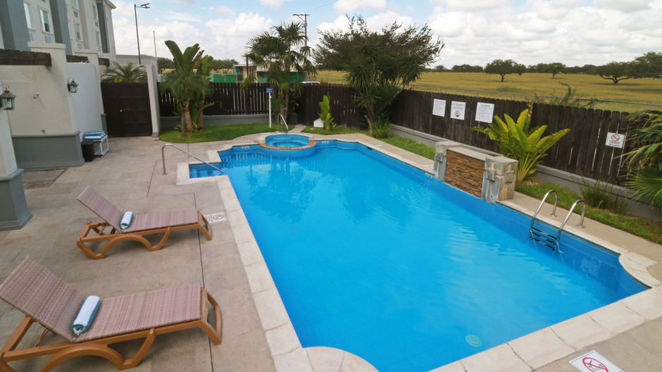 Holiday Inn Reynosa Industrial Poniente Pool