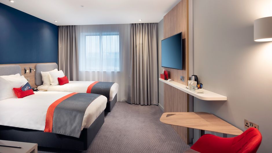 Holiday Inn Express Heathrow T4 Room