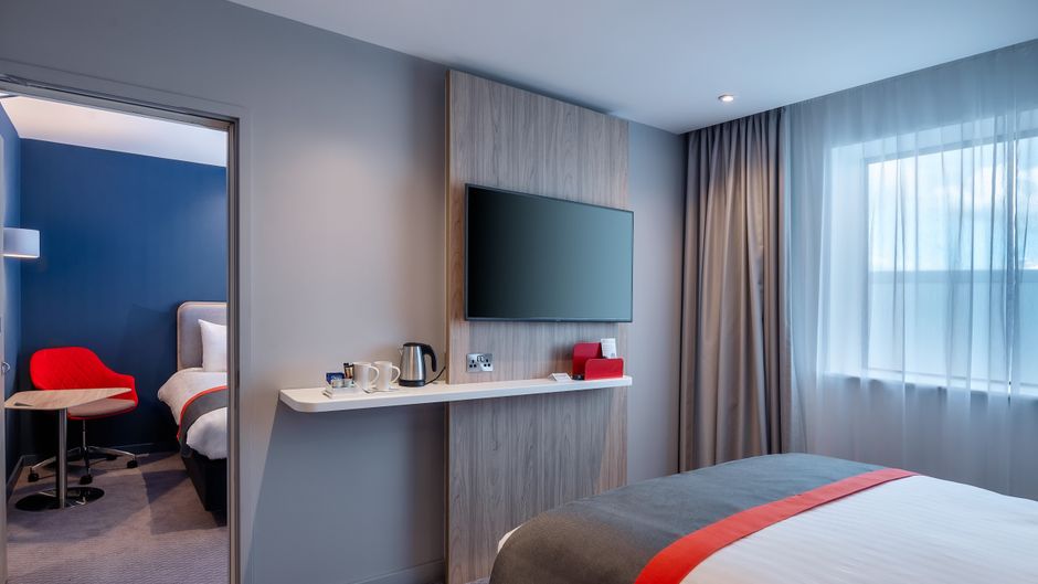 Holiday Inn Express Heathrow T4 Room