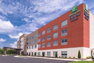 Holiday Inn Express Suites Farmville