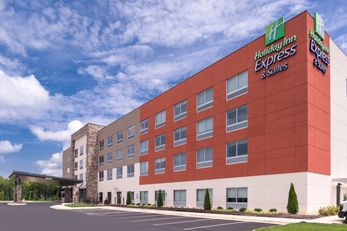Holiday Inn Express Suites Farmville