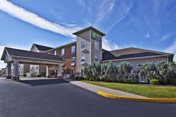 Holiday Inn Express Hotel & Suites
