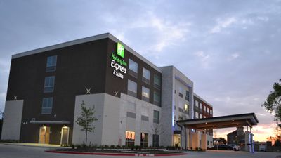 Holiday Inn Express/Suites Craig Ranch