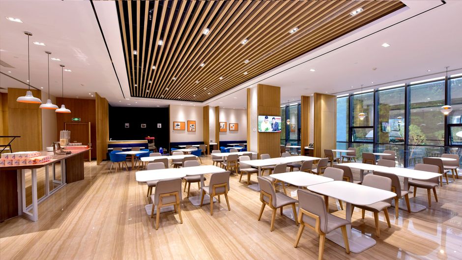 Holiday Inn Express Luanchuan Restaurant
