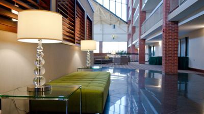 Holiday Inn Oakville Centre