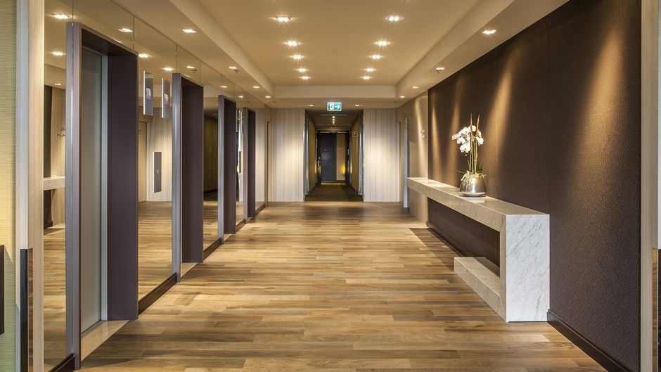 Crowne Plaza Geneva Lobby