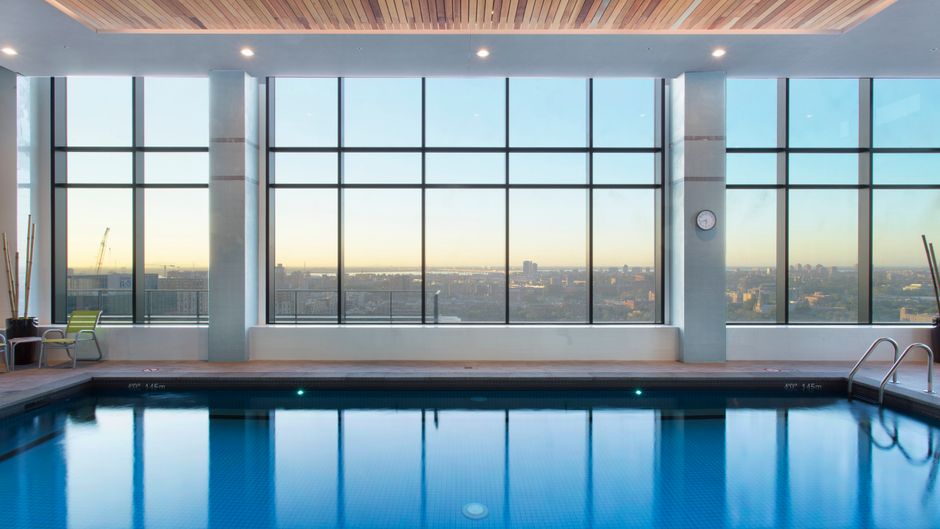 Holiday Inn Hotel/Stes Centre-ville West Pool
