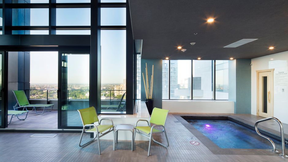 Holiday Inn Hotel/Stes Centre-ville West Pool