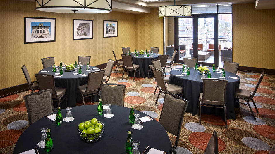 Staybridge Suites Hamilton-Downtown Meeting