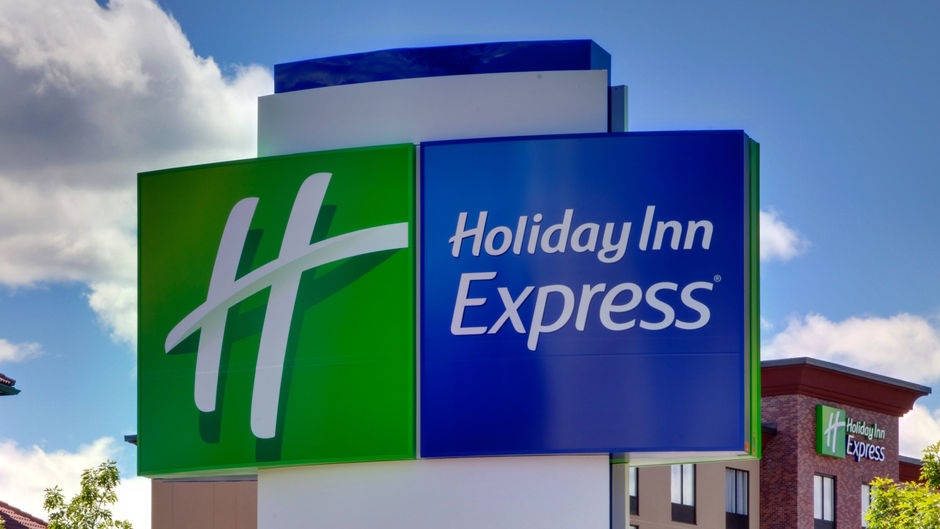 Holiday Inn Express Bridgwater Exterior