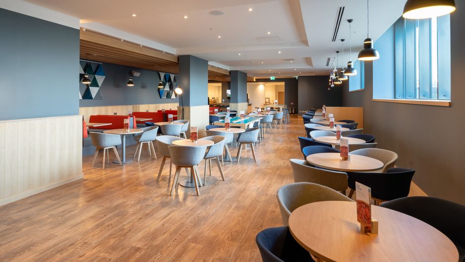 Holiday Inn Express Heathrow T4 Restaurant