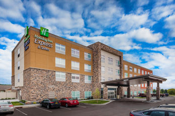 Holiday Inn Express & Suites Rice Lake