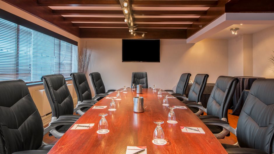 Armon Plaza Montreal Airport Meeting