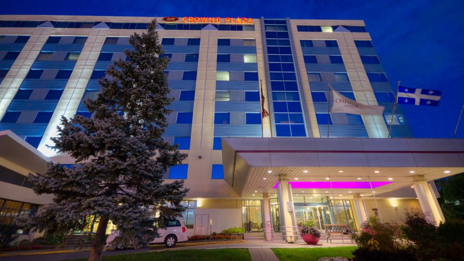 Armon Plaza Montreal Airport Exterior