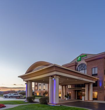 Holiday Inn Express Suites