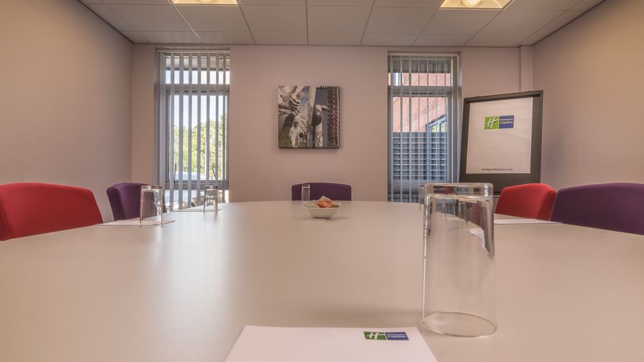 Holiday Inn Express Preston South Meeting