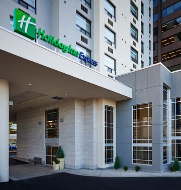 Holiday Inn Express Windsor Waterfront