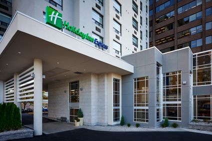 Holiday Inn Express Windsor Waterfront