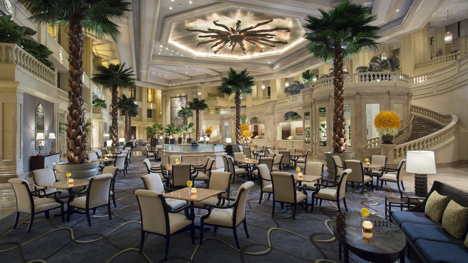 The Peninsula Manila Lobby