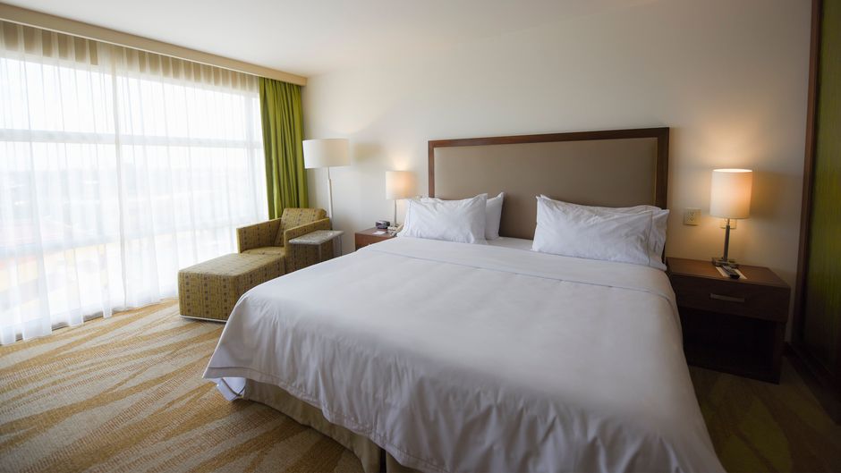 Holiday Inn Express & Suites Celaya Suite