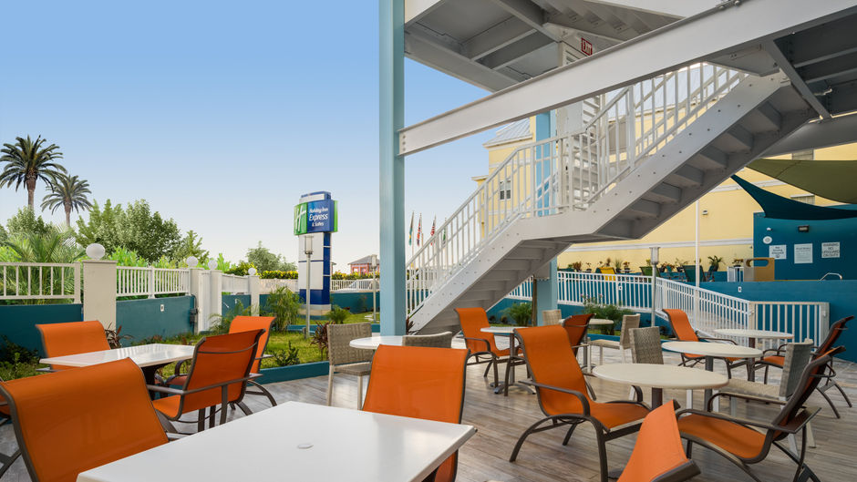Holiday Inn Express & Suites Nassau Restaurant