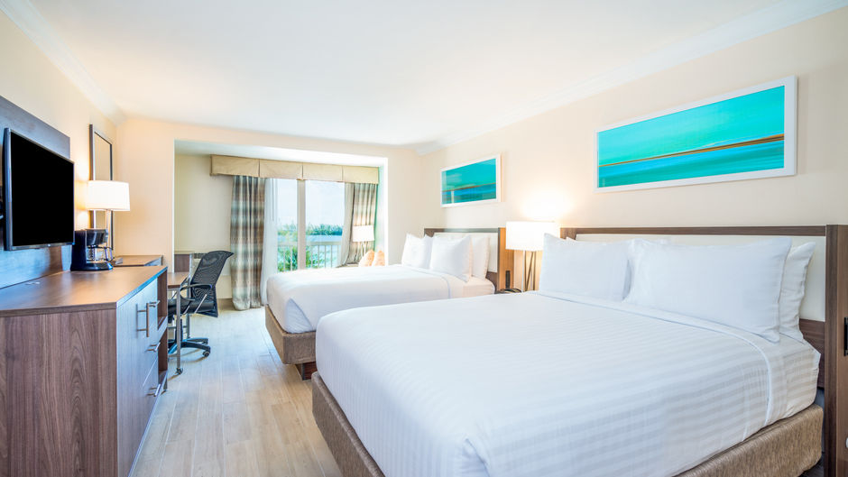 Holiday Inn Express & Suites Nassau Room