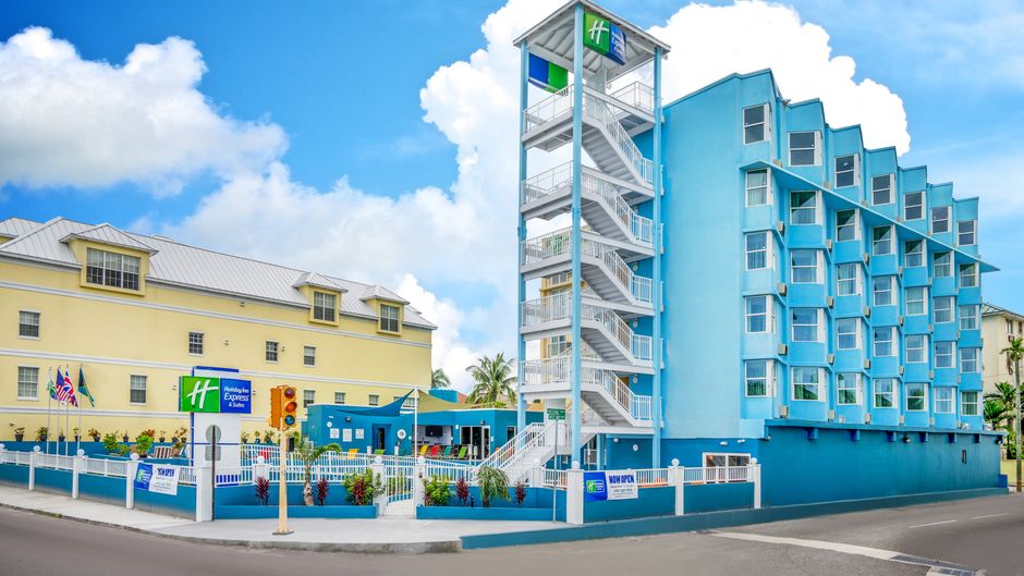 Holiday Inn Express & Suites Nassau Exterior