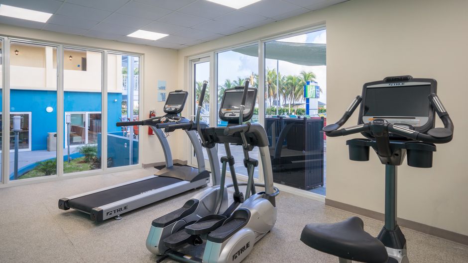 Holiday Inn Express & Suites Nassau Health Club