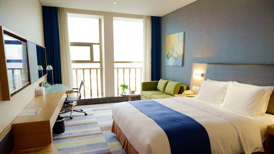 Holiday Inn Express Leshan City Square Room