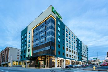Holiday Inn Hotel & Suites Downtown