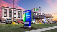 Holiday Inn Express Hutchinson