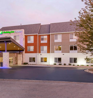 Holiday Inn Express & Suites ChicagoWest